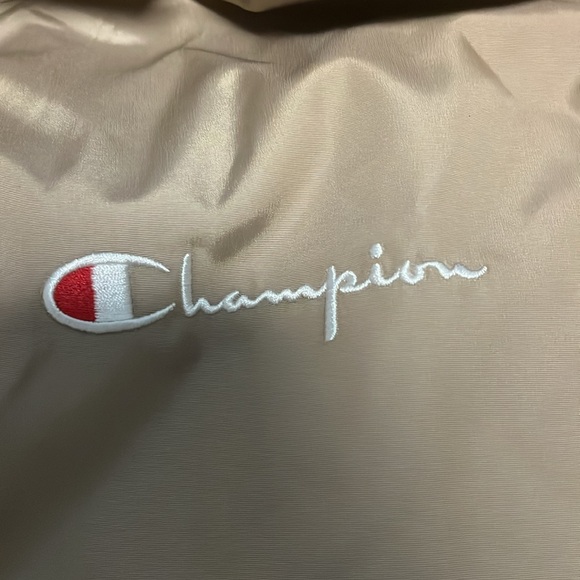 I’m selling a tan champion lightweight jacket - Picture 3 of 4